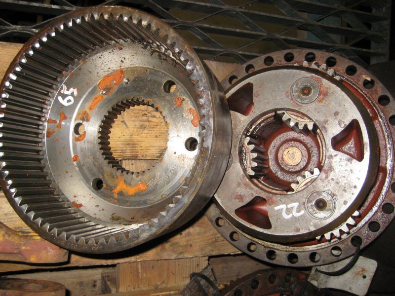 ZF axles Crane sales UCM Holland, we buy and sell Manitex, Liebherr