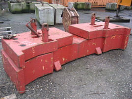 Demag HC 340 counterweight