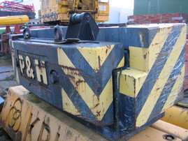P&H S 35 counterweight