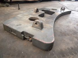 Grove GMK 4075 counterweight